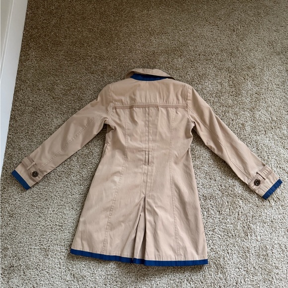 Vince Camuto Beige Trench Coat with Navy Trim - Picture 2 of 5